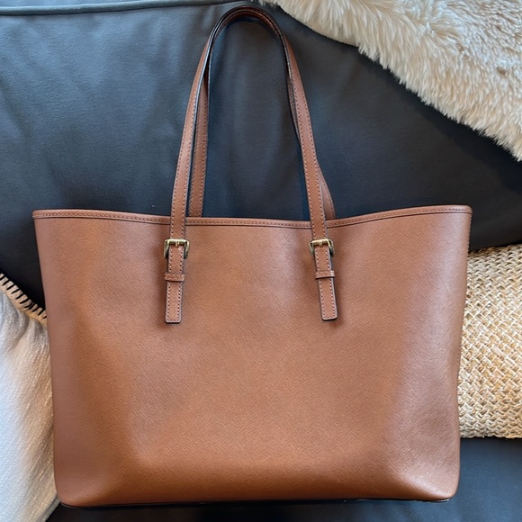 Michael Kors Large Jet Set Tote - Picture 4 of 7